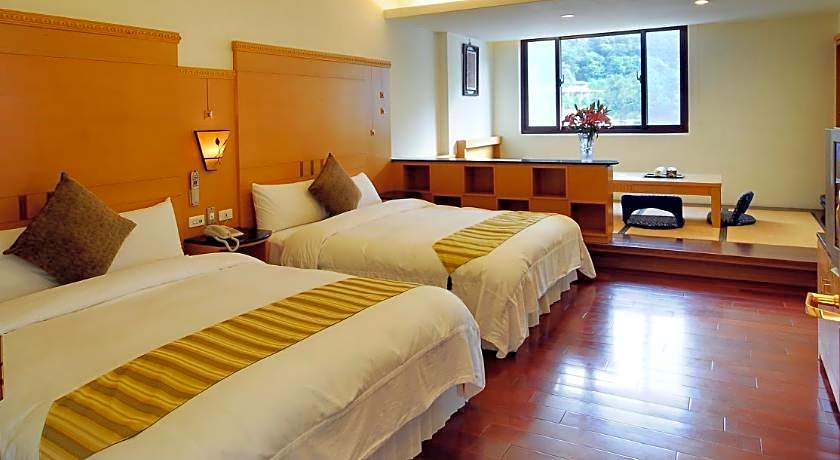 Ming Lu Holiday Hotel