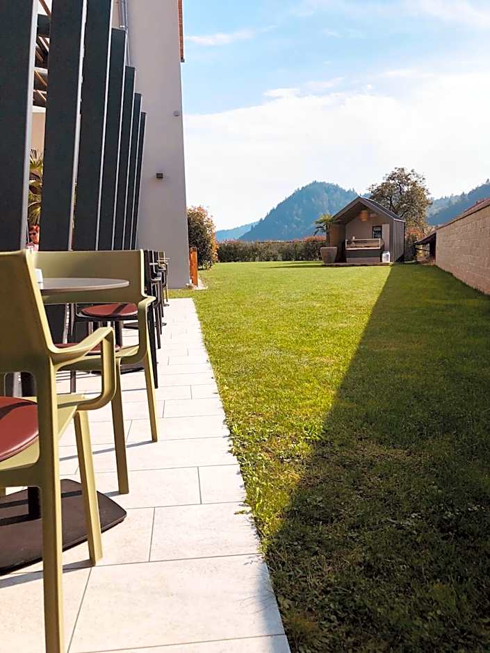 Na Vasi restavracija in prenočišča