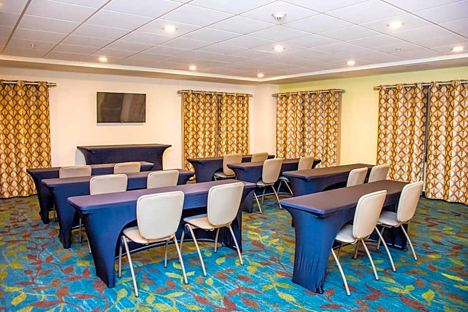 Candlewood Suites Overland Park By IHG