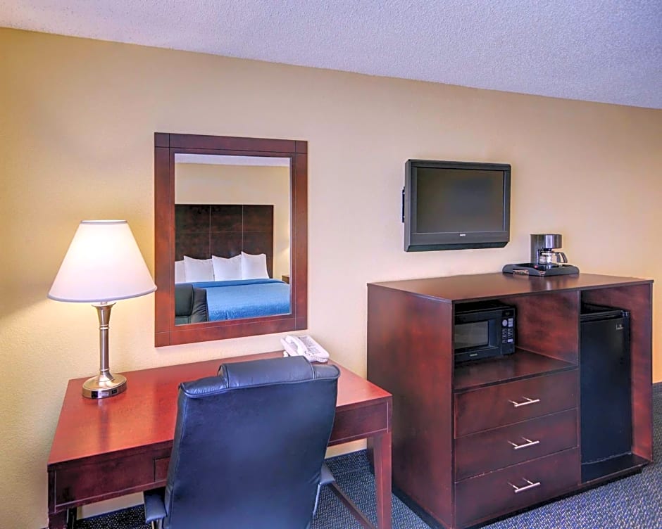 Quality Inn & Suites Grand Prairie