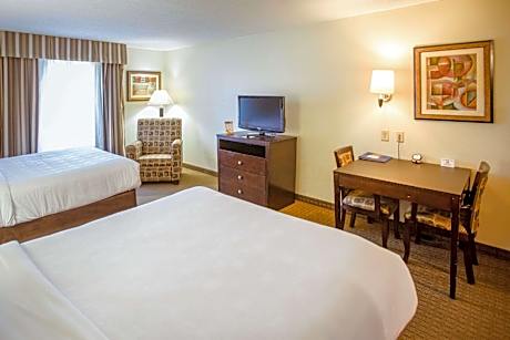 Two Queen Beds Efficiency - Non-Smoking