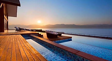 Royal Shangri-La