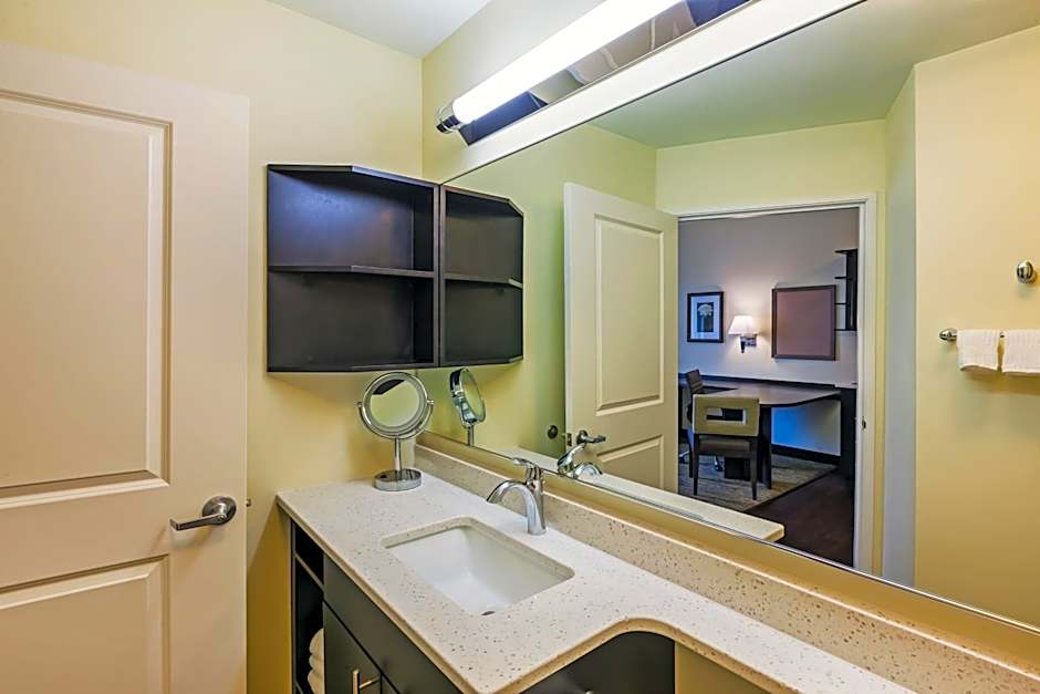 Candlewood Suites Lenexa - Overland Park Area By IHG
