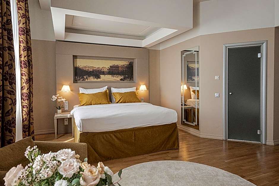 Opera Hotel
