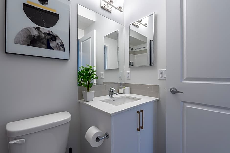 Stylish Getaway 2BD Basement by YMCA and South Health Campus Hospital