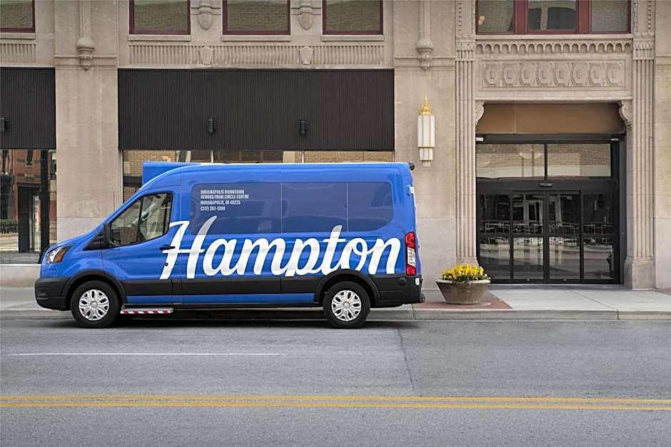 Hampton Inn By Hilton Indianapolis Downtown Across from Circle Centre