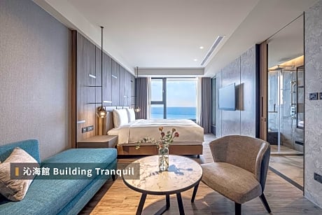 Building Tranquil - Executive Deluxe King Room with Ocean View