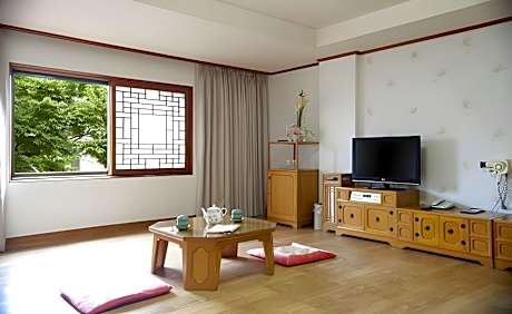 Korean Traditional Ondol Room