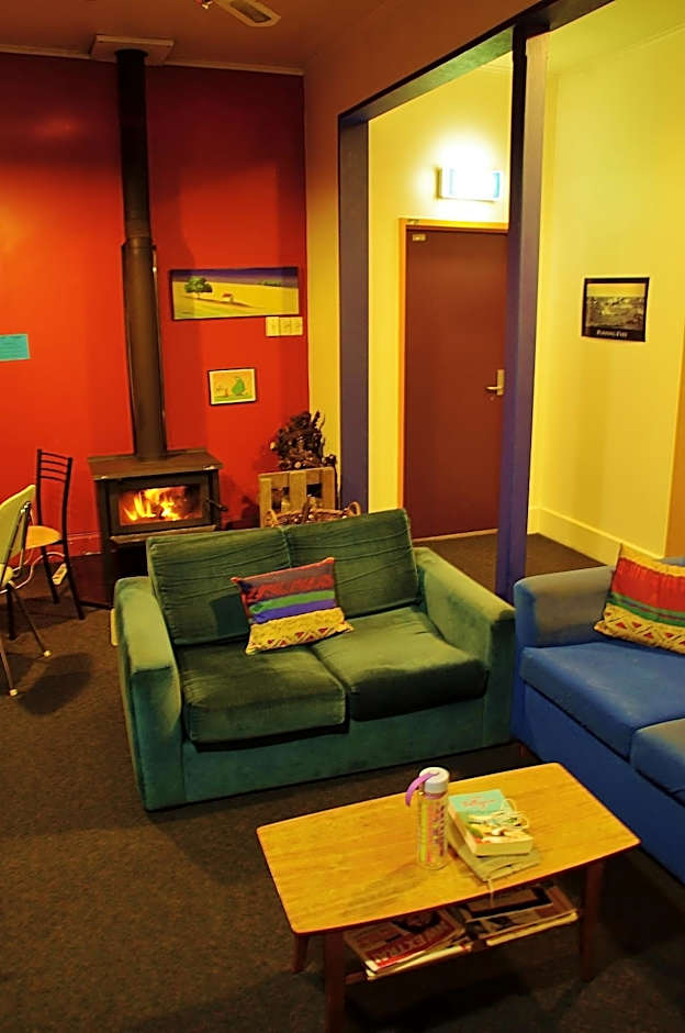 Sequoia Lodge Backpackers