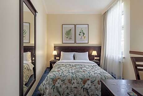 Small Double or Twin Room