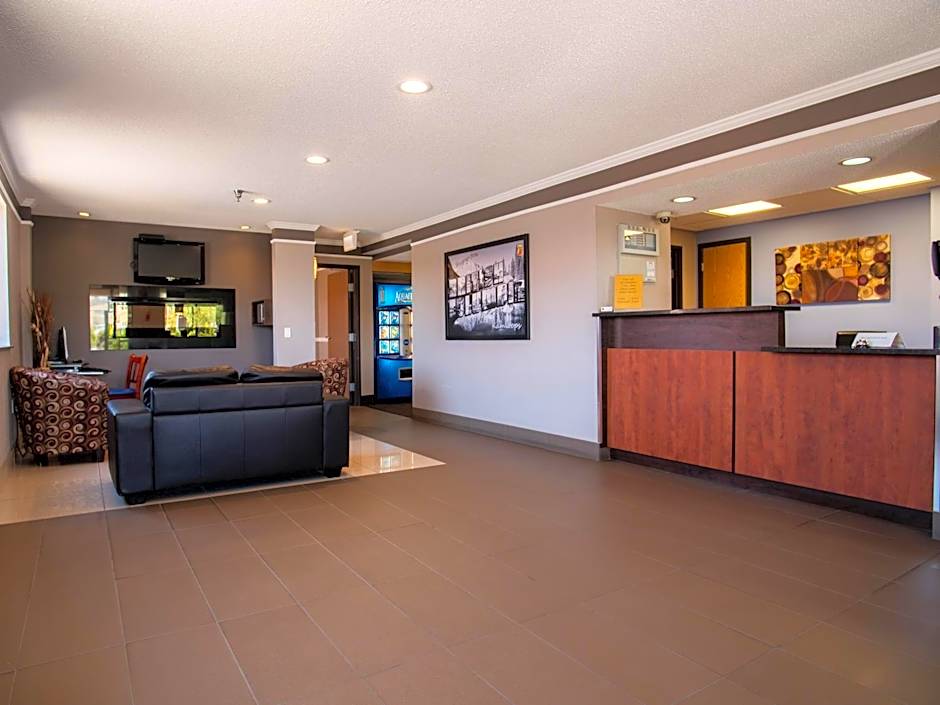 Super 8 by Wyndham Kamloops BC