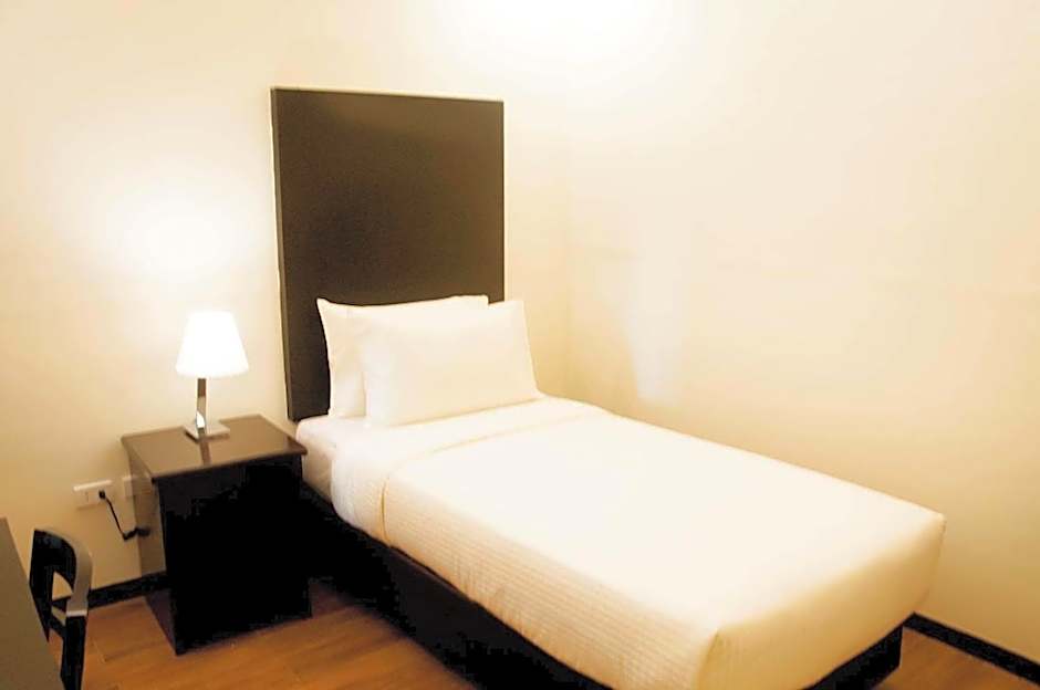 Piña Suites