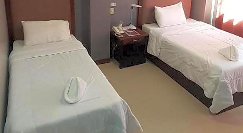 Hotel Camila 2