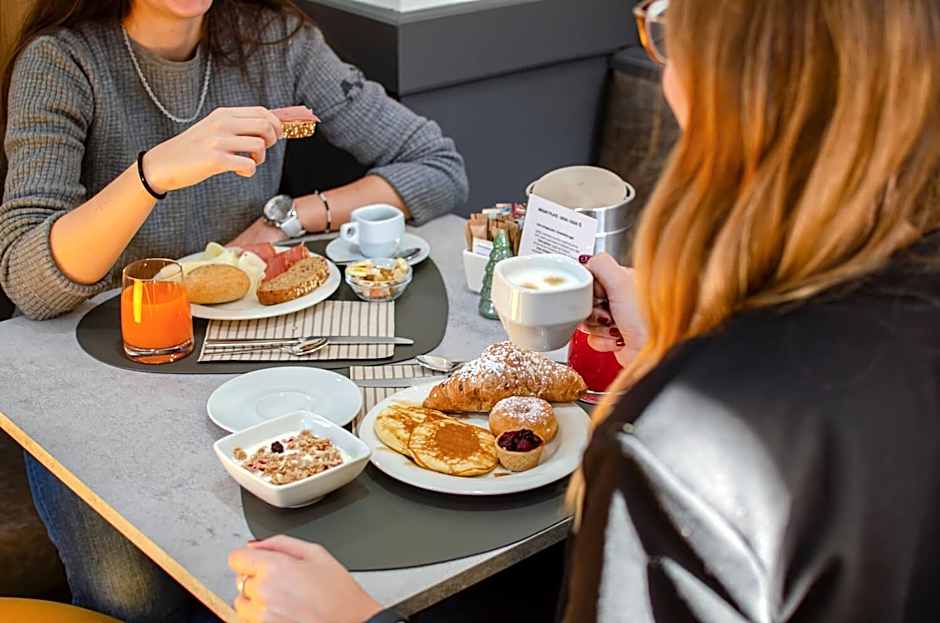 Kyrr Smart Mountain Retreat