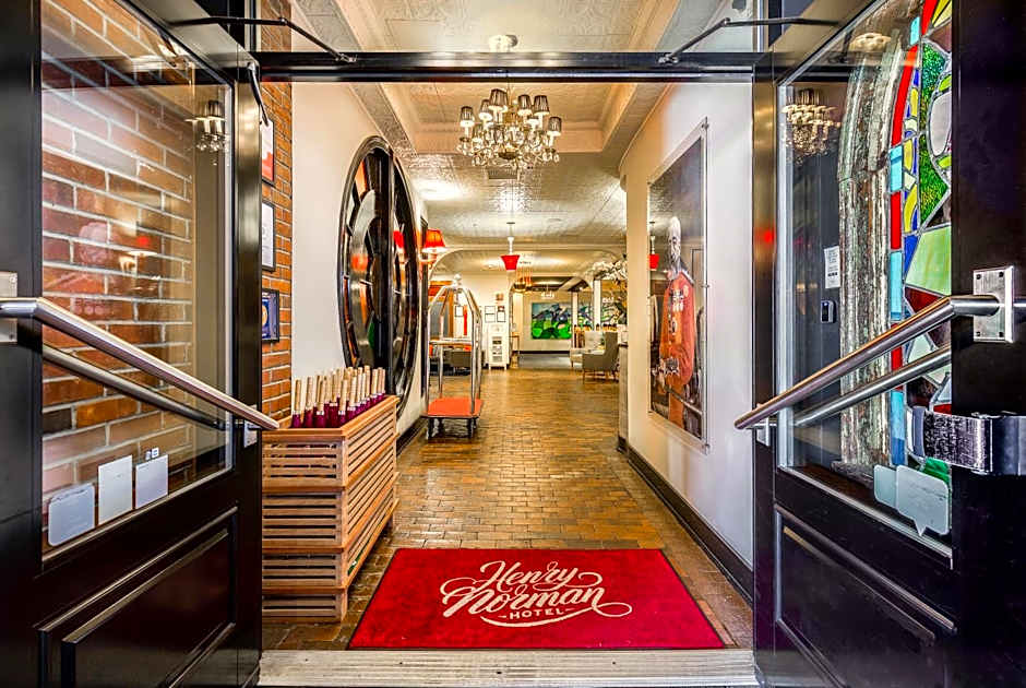 Photo 1 of 50 of Henry Norman Hotel