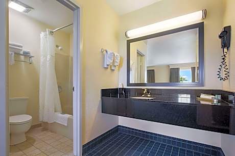 2 Double Beds, Non-Smoking, High Speed Internet Access, Microwave And Refrigerator, Coffee Maker, Ir