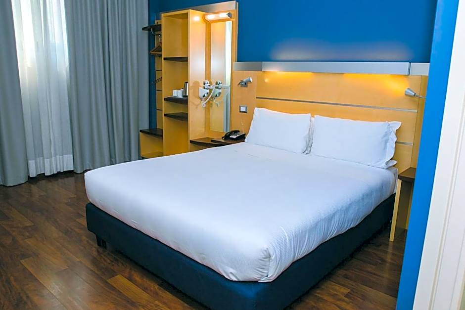 Holiday Inn Express Milan-Malpensa Airport By IHG
