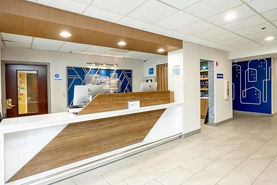 Holiday Inn Express Hotel & Suites Charleston-Ashley Phosphate By IHG