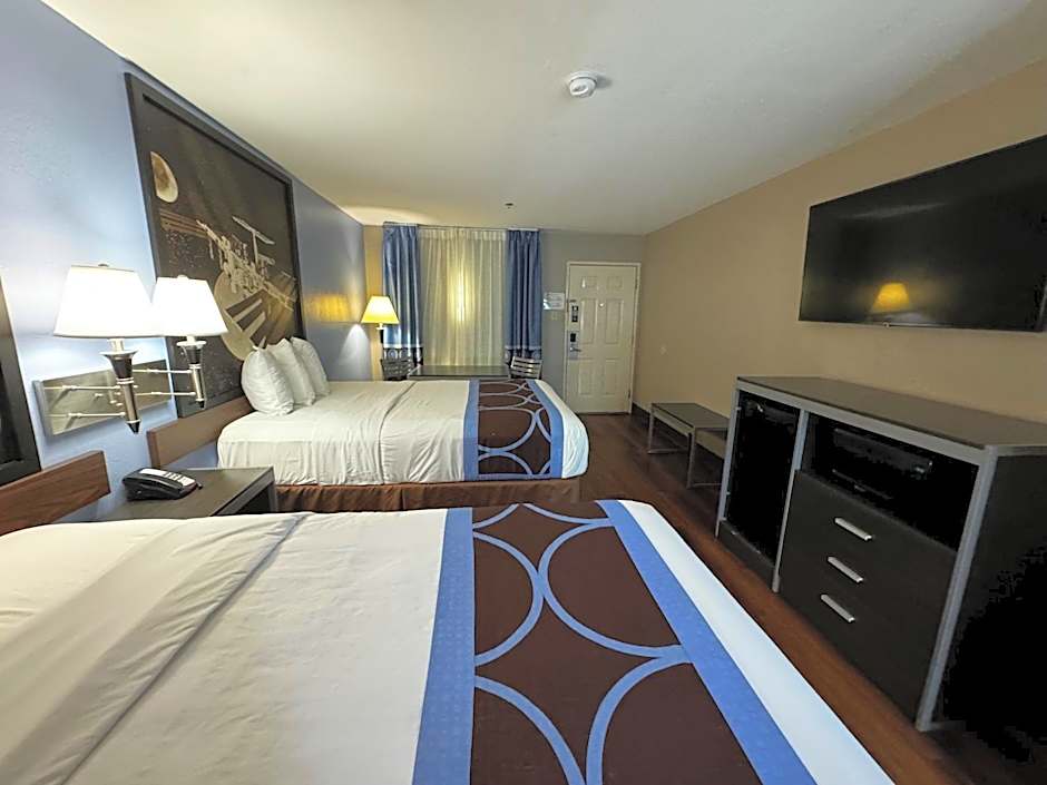 Super 8 by Wyndham Houston/NASA/Webster Area