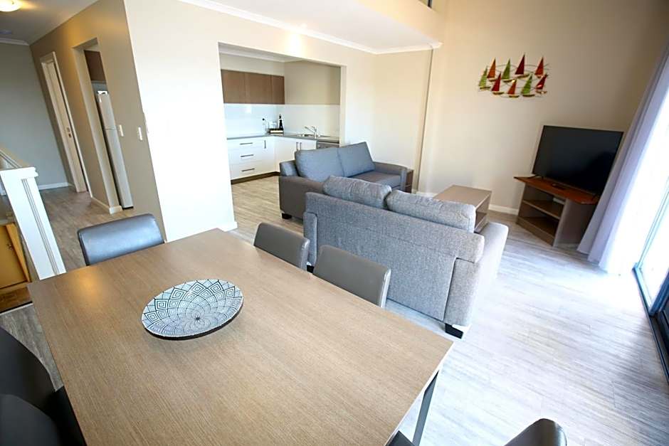 Marina Hotel and Apartments