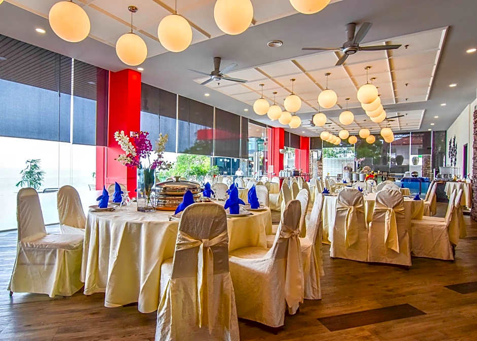 Hotel Sentral Seaview @ ​Beachfront