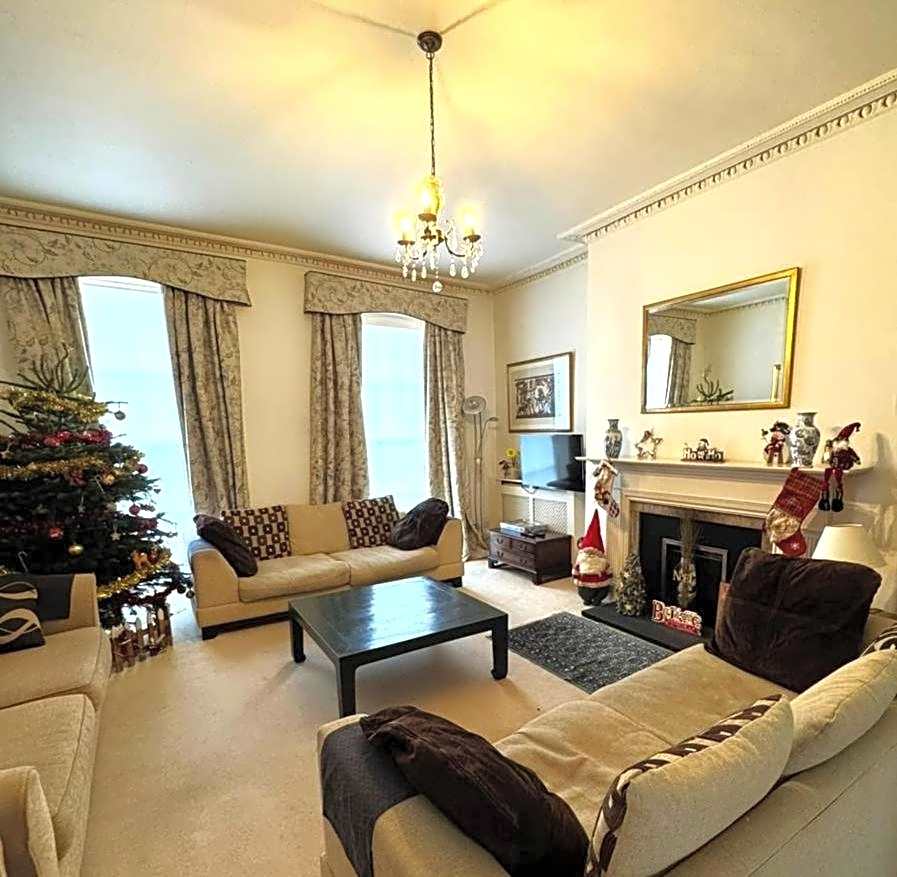 East Pallant Bed and Breakfast, Located in Large Georgian Townhouse in Central Chichester