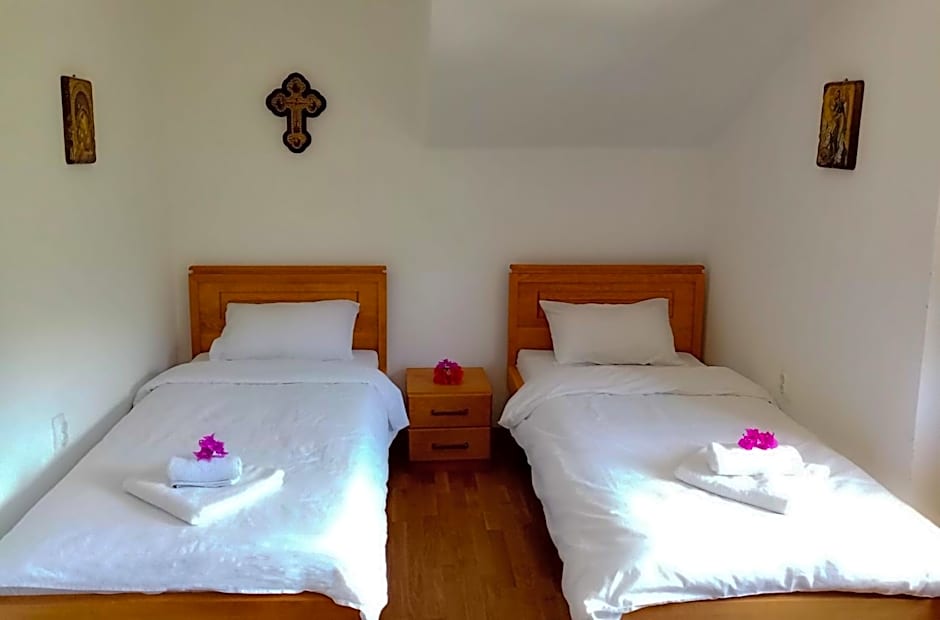 Guest Mansion, Гостински Палат