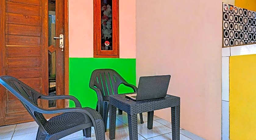 SPOT ON 93622 Wisma Dua Putra Syariah