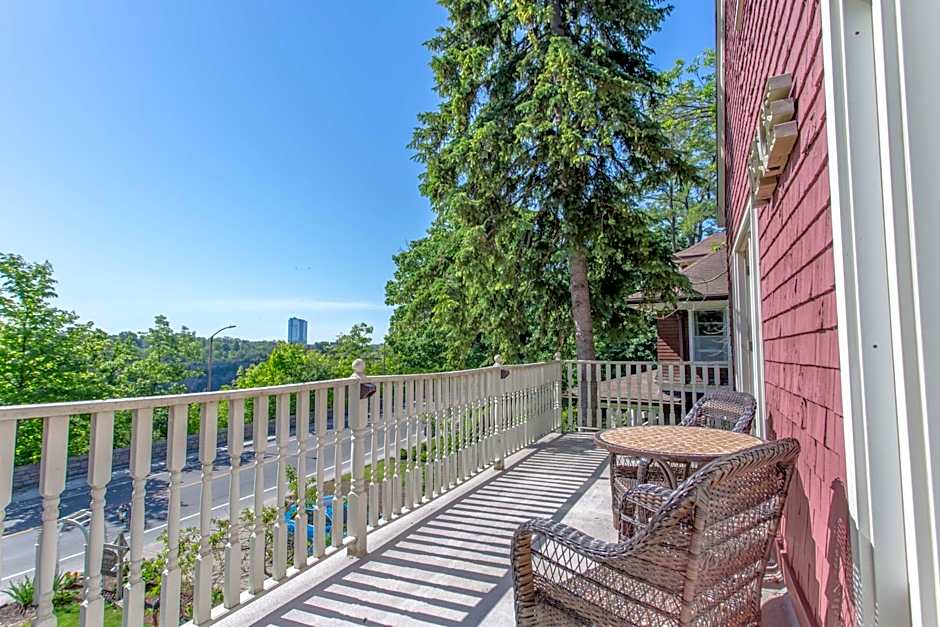 Redwood Bed and Breakfast