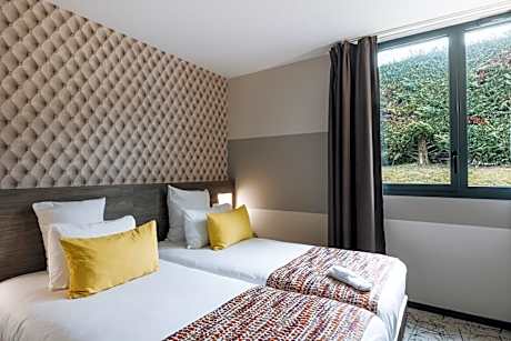 Standard Twin Room - Non-Smoking