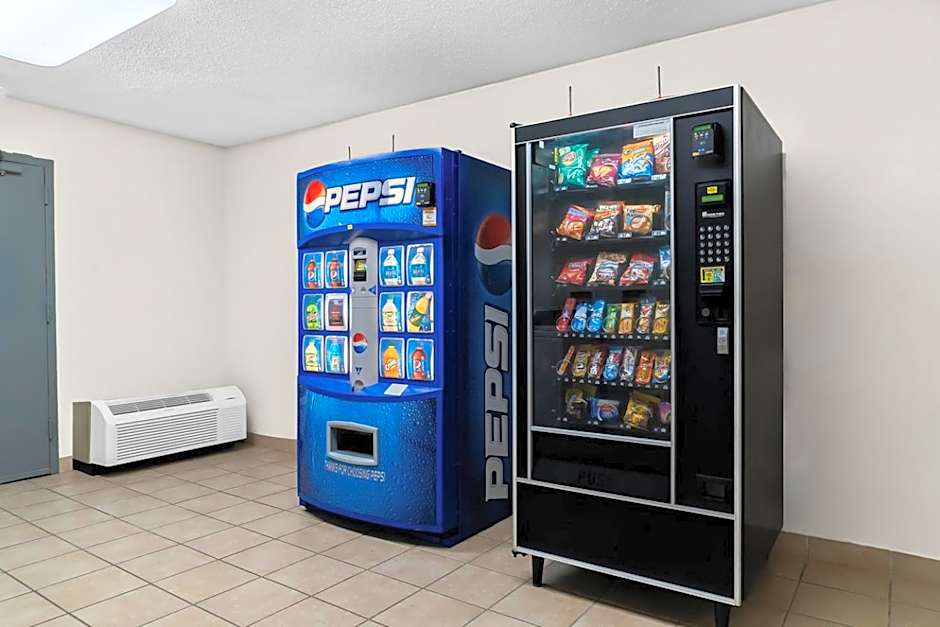 HomeTowne Studios Auburn Hills