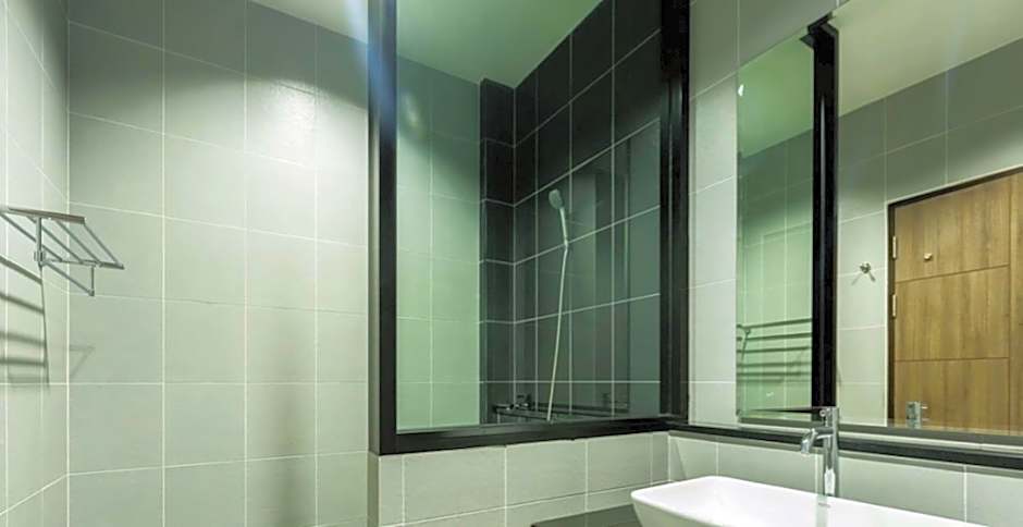 Seven bee boutique hotel (SHA Extra Plus)