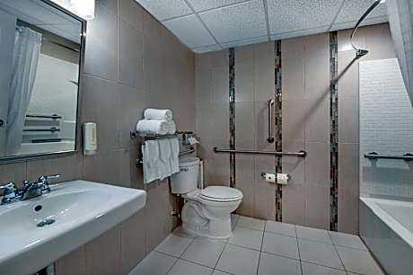 2 Double Beds, Nonsmoking, Accessible