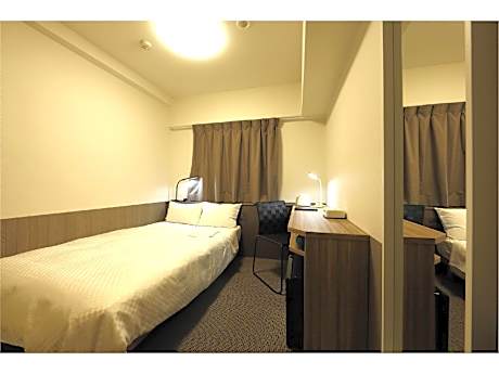 Semi-Double Room - Non-Smoking