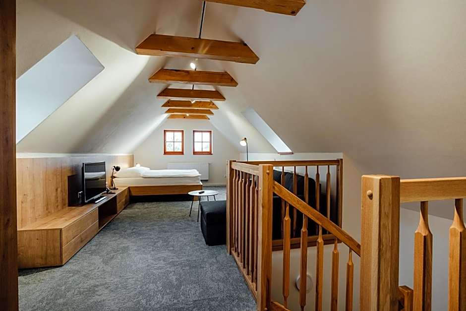 Resla Residence I, II, & Wellness