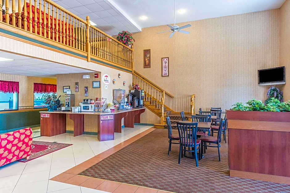 Super 8 by Wyndham Troy IL/St. Louis Area