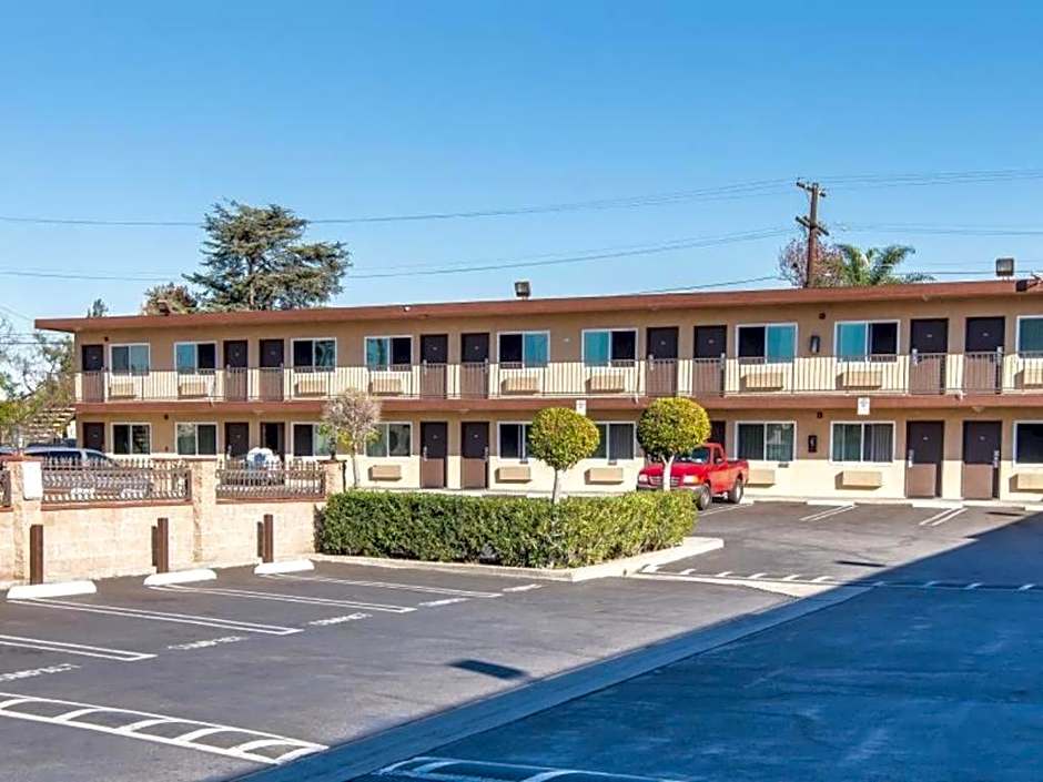 Sea Rock Inn-Los Angeles