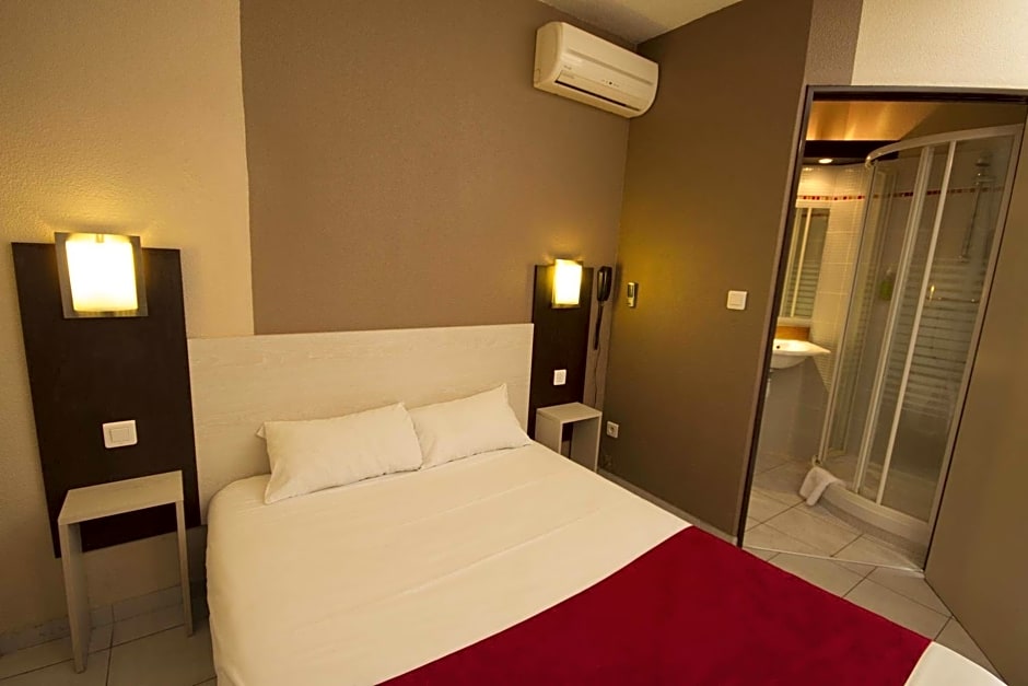 Brit Hotel Essentiel Sète / Balaruc