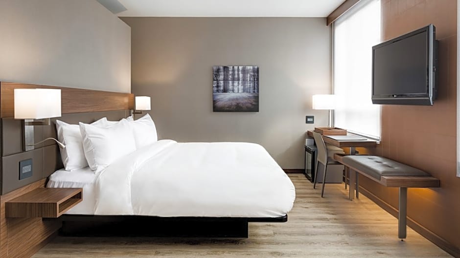 AC Hotel by Marriott Miami Airport West/Doral