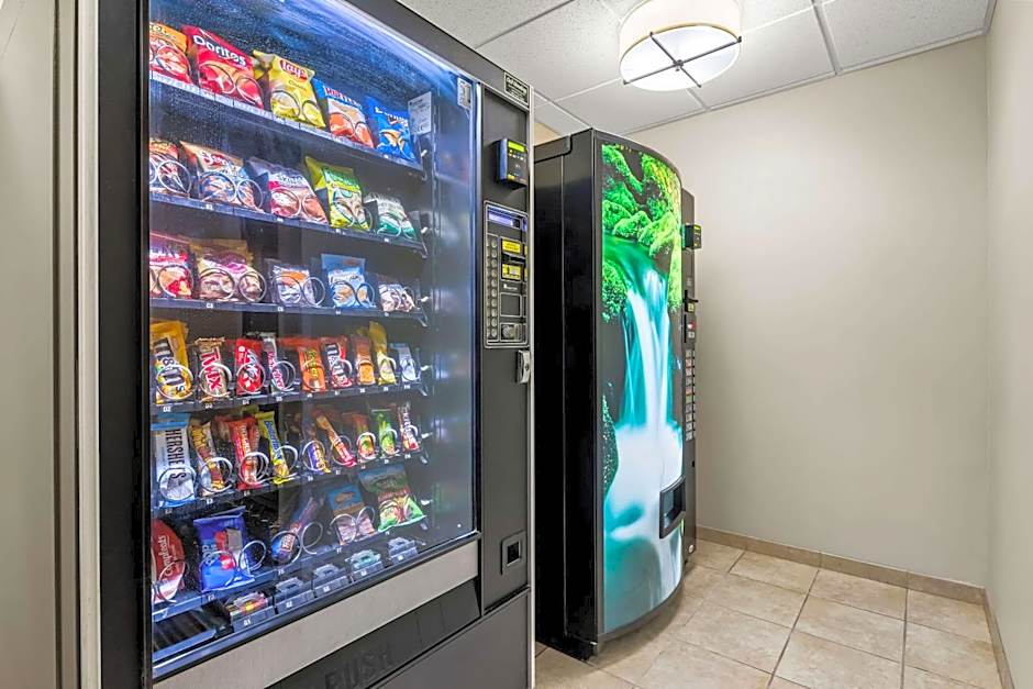 Country Inn & Suites by Radisson, Red Wing, MN