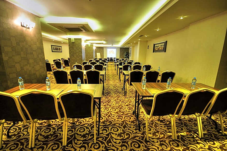 Golden Deluxe Hotel