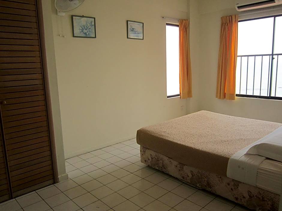 Paradise Lagoon Apartment