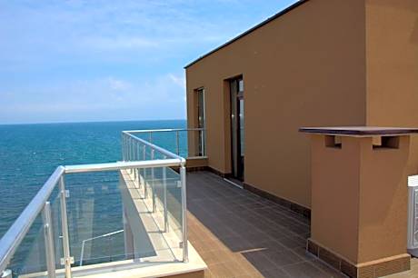 Maisonette with Two Bedrooms and Sea View