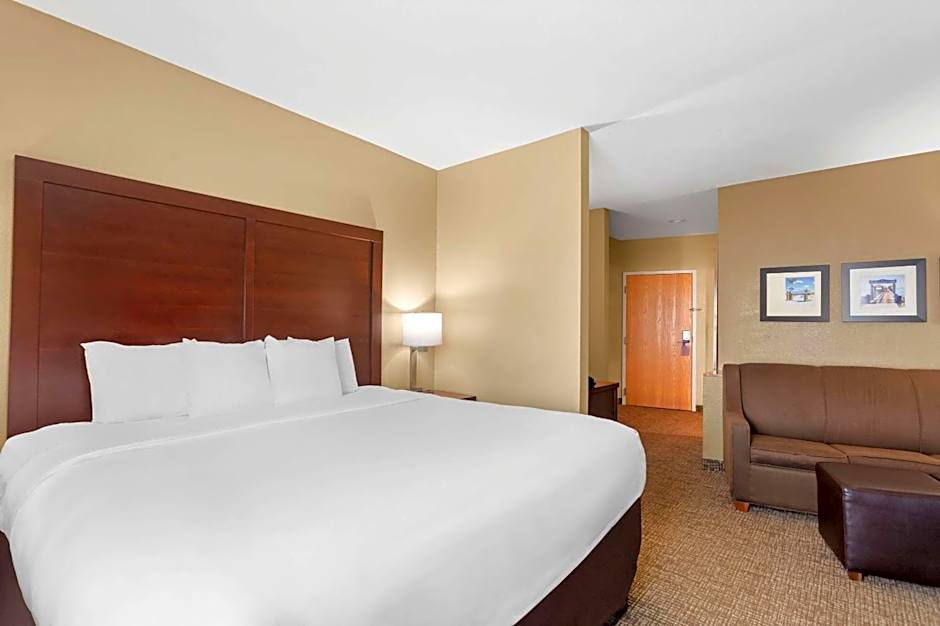 Photo 1 of 5 of 1 King Bed Suite, Accessible
