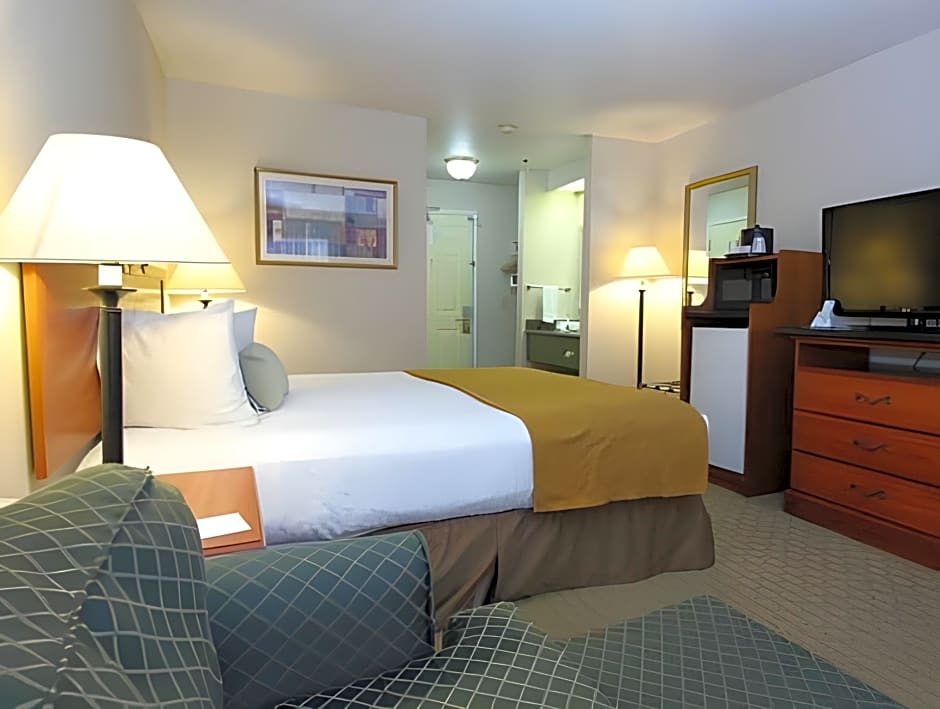 Best Western Plus Twin View Inn & Suites