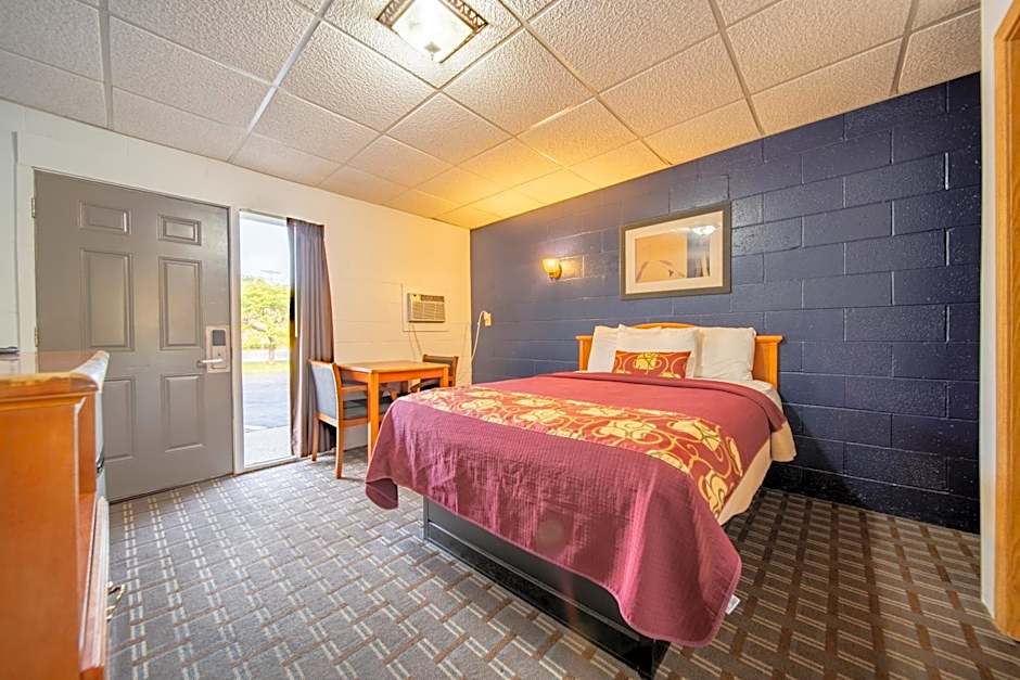 Sleep-ees Inn, Saginaw & Frankenmuth