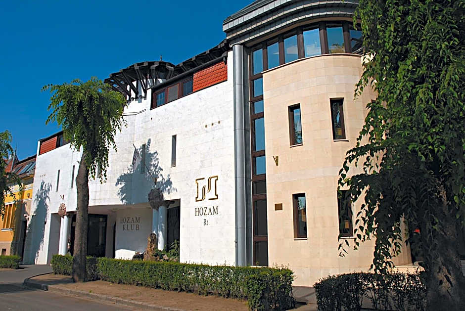 Hozam Wellness és Apartman