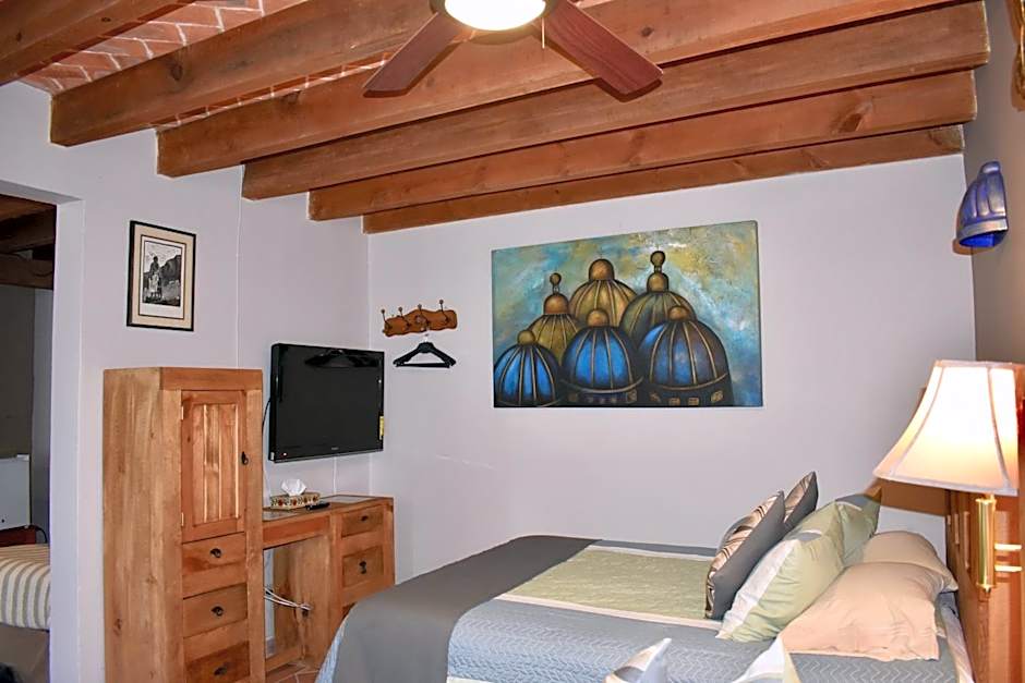 Hotel Ana Catalina and Suites
