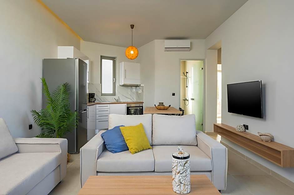 Aegean Breeze Luxury Apartments next to the sea