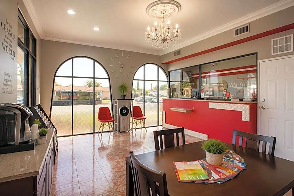 Big A Motel & Suites Near Disneyland Orange County